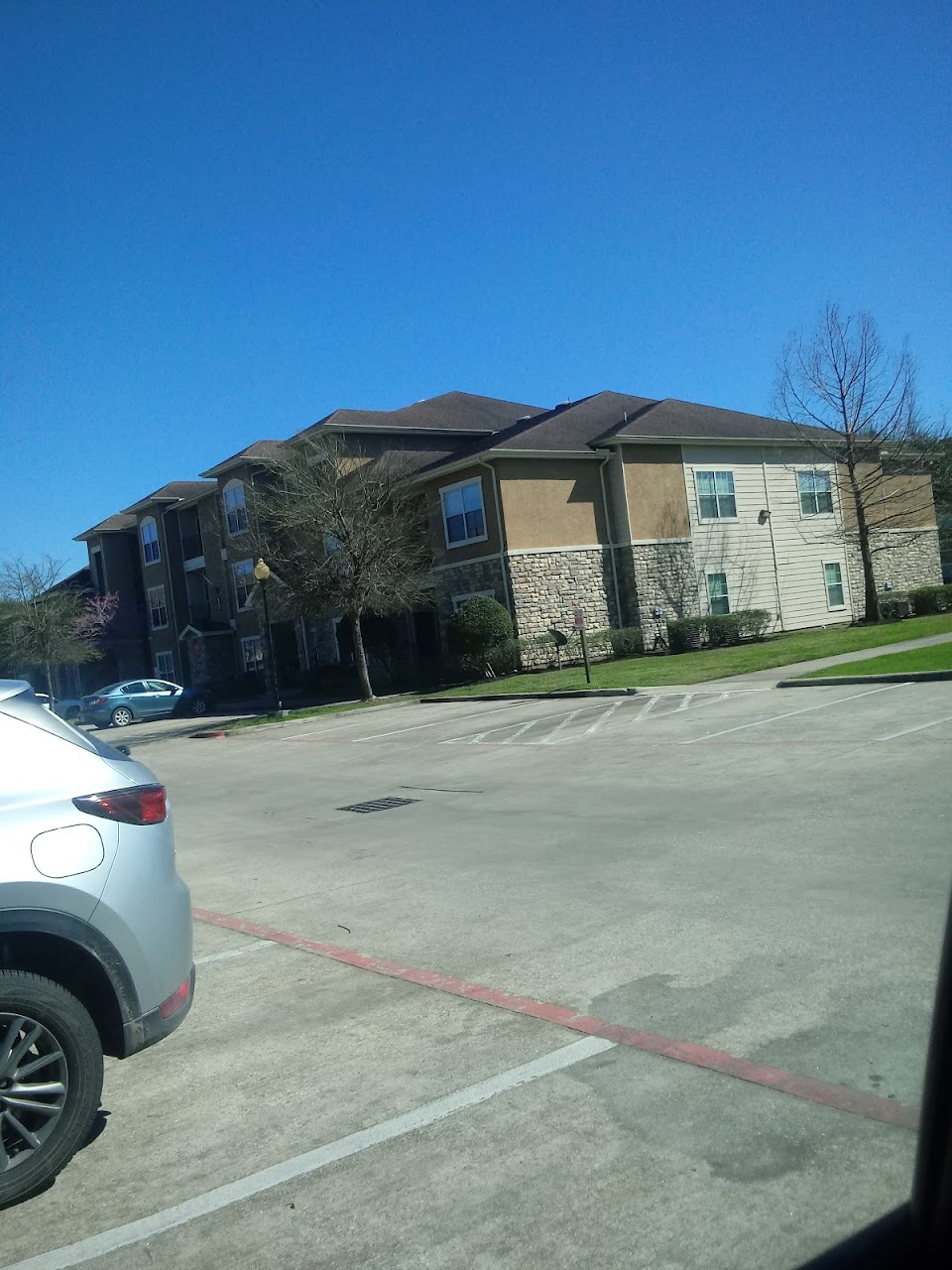 Photo of BAYVIEW APTS. Affordable housing located at 6900 N MAIN ST BAYTOWN, TX 77521