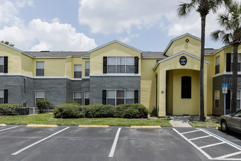 Photo of OVERLOOK AT MONROE. Affordable housing located at 100 WILLNER CIR SANFORD, FL 32771