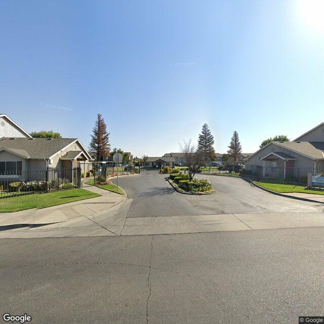 Photo of LAKEWOOD TERRACE APTS. Affordable housing located at 1995 N LAKE ST MADERA, CA 93638