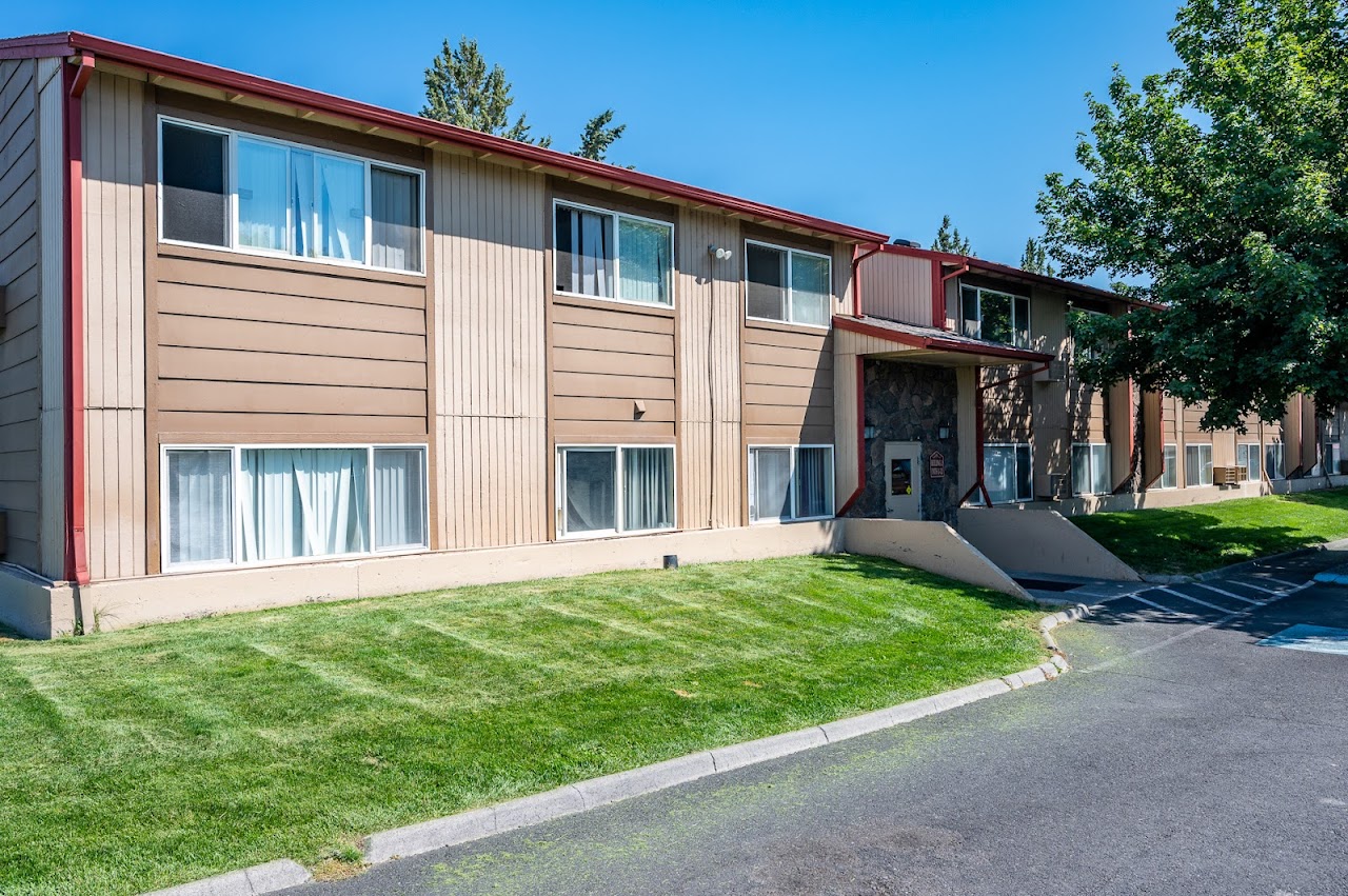 Photo of BLUFFS APTS. Affordable housing located at 340 SW RIMROCK WAY REDMOND, OR 97756