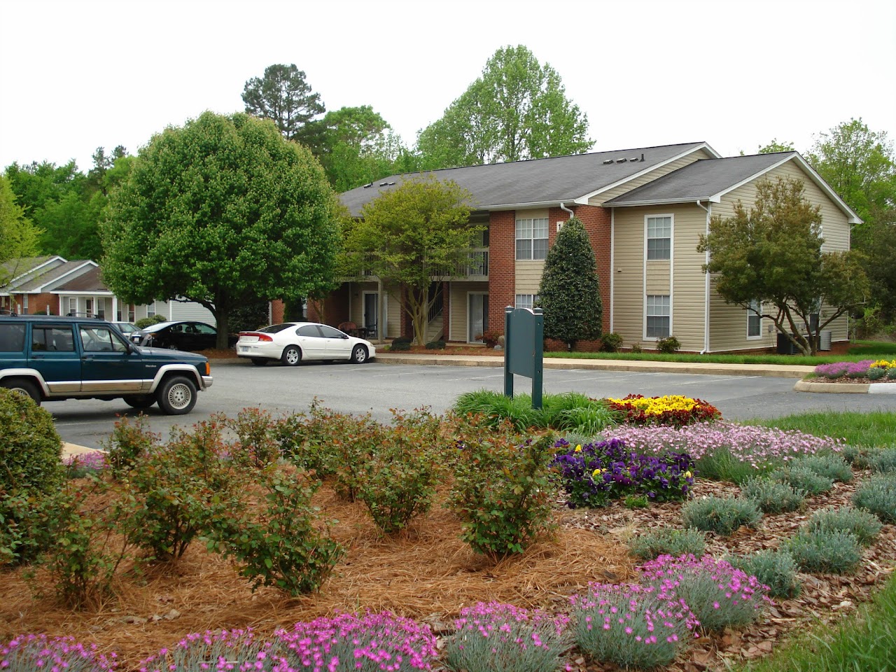 Photo of RIVER POINTE APTS. Affordable housing located at 6 RIVER POINTE DR RANDLEMAN, NC 27317