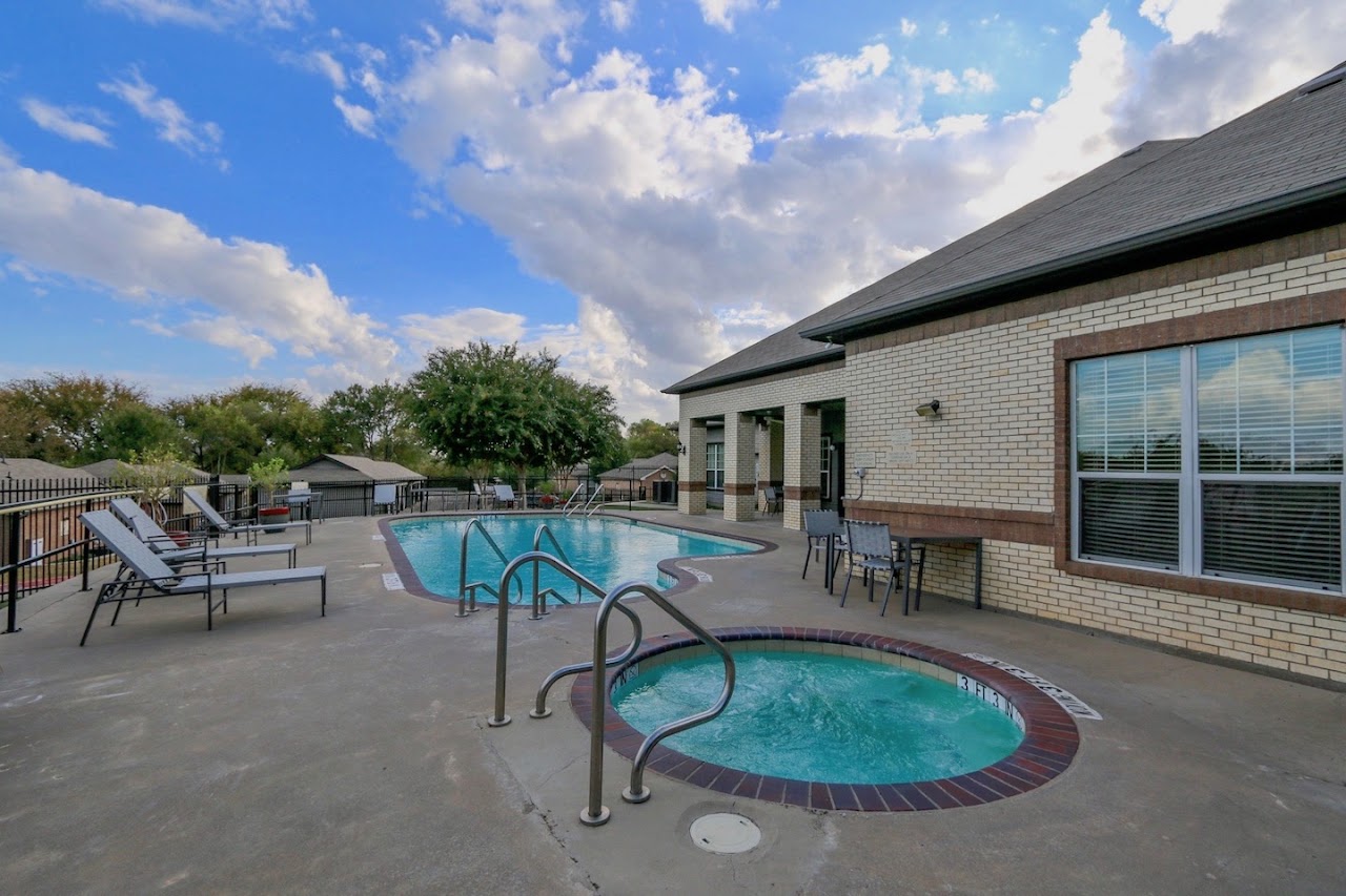 Photo of PARK MANOR SENIOR COMMUNITY. Affordable housing located at 1725 S FM 1417 SHERMAN, TX 75092