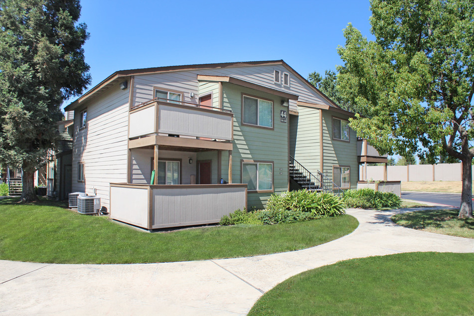 Photo of LOGAN PARK APTS. Affordable housing located at 4241 PALM AVE SACRAMENTO, CA 95842