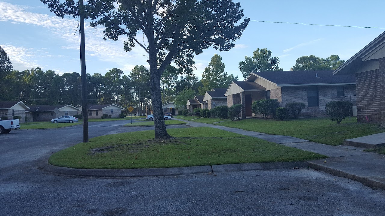 Photo of Columbia County Housing Authority. Affordable housing located at 498 SW Juniper Way LAKE CITY, FL 32025