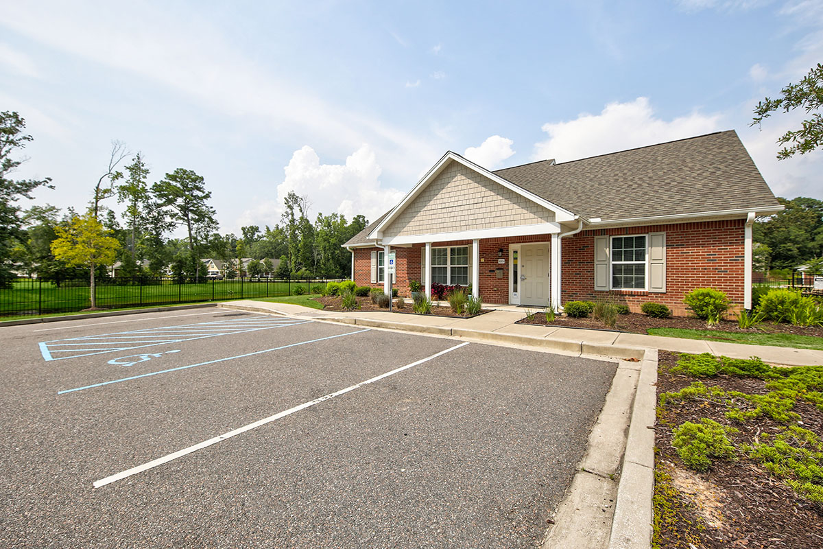Photo of OAK HOLLOW. Affordable housing located at 3009 TREE CANOPY DR SUMMERVILLE, SC 29485
