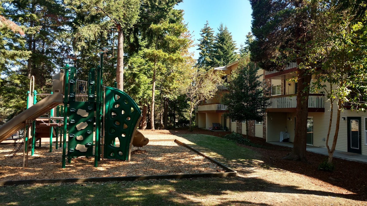 Photo of CRESTVIEW WEST APARTMENTS at 27912 PACIFIC HWY S FEDERAL WAY, WA 98003