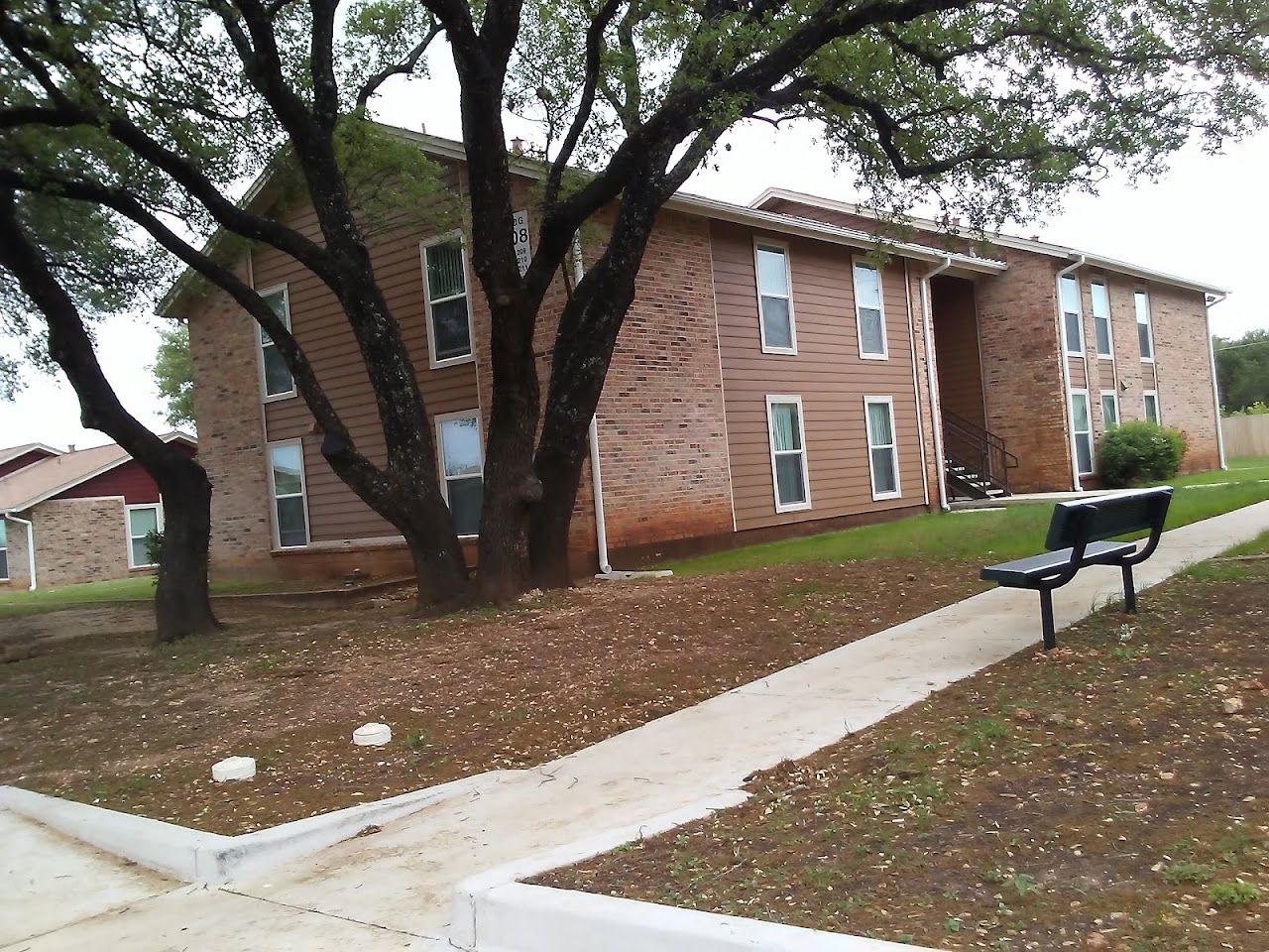 Photo of GEORGETOWN SQUARE APARTMENTS. Affordable housing located at 206 ROYAL DR. GEORGETOWN, TX 78626
