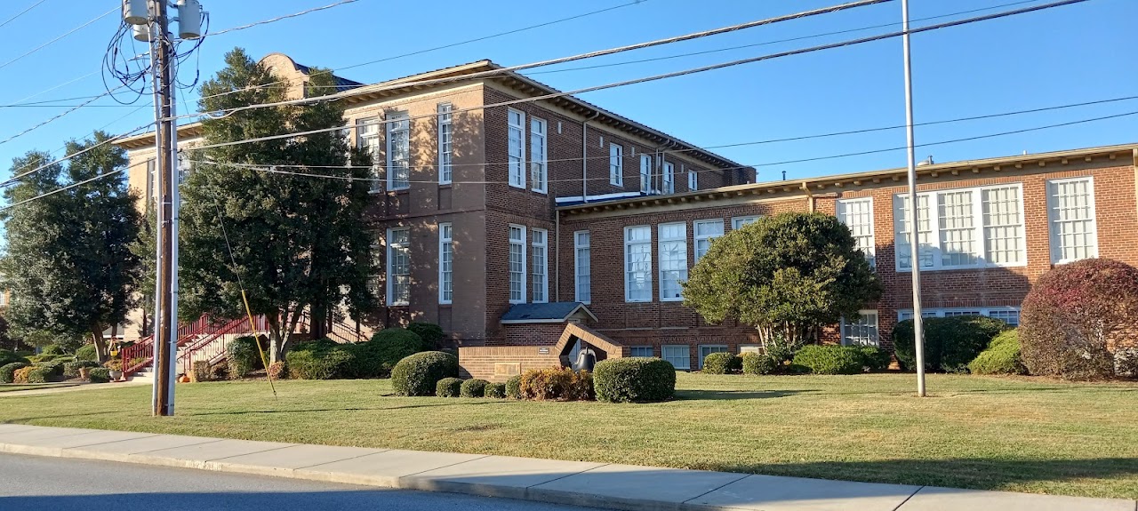 Photo of RANDLEMAN SCHOOL COMMONS. Affordable housing located at 130 WEST ACADEMYSTREET RANDLEMAN, NC 27317