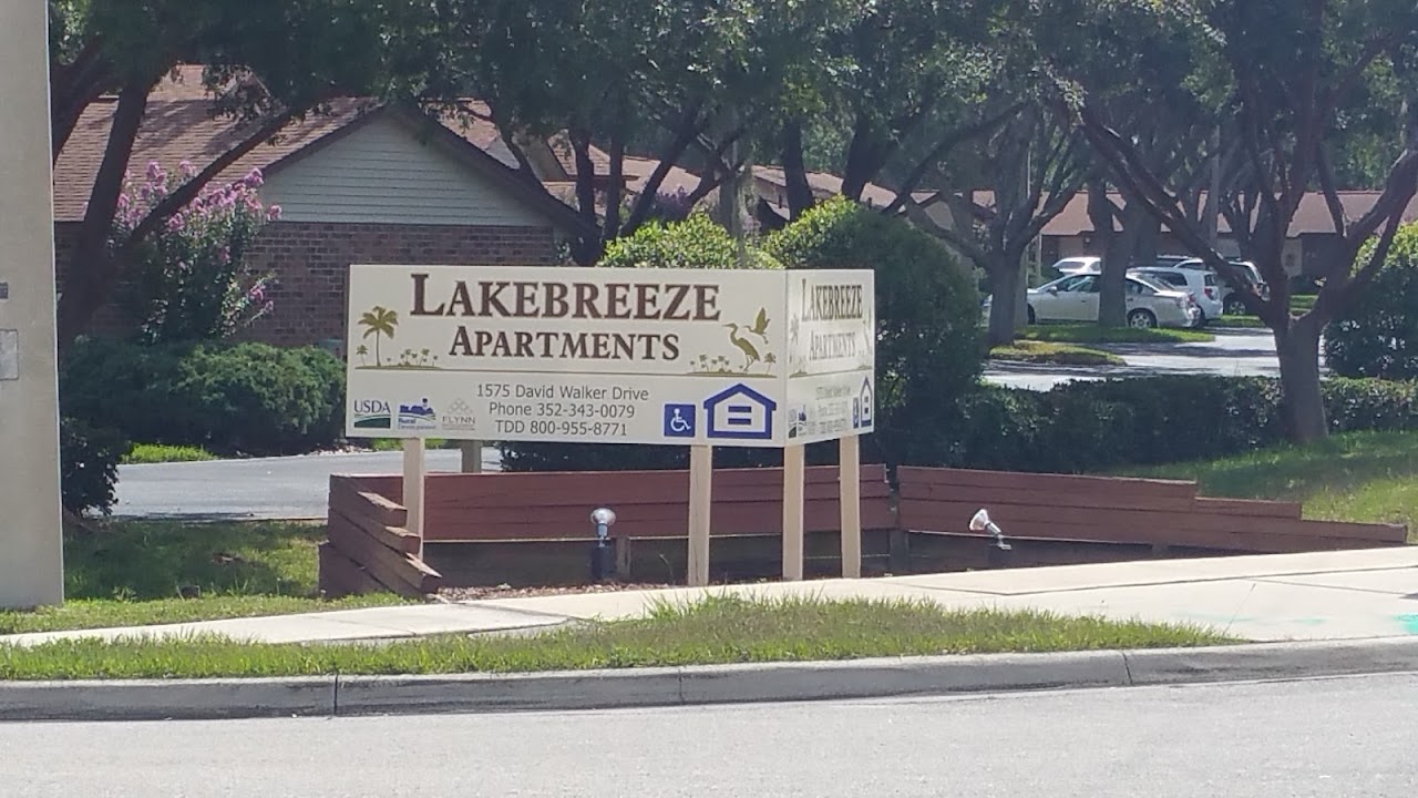 Photo of LAKEBREEZE at 1575 MERRY RD TAVARES, FL 