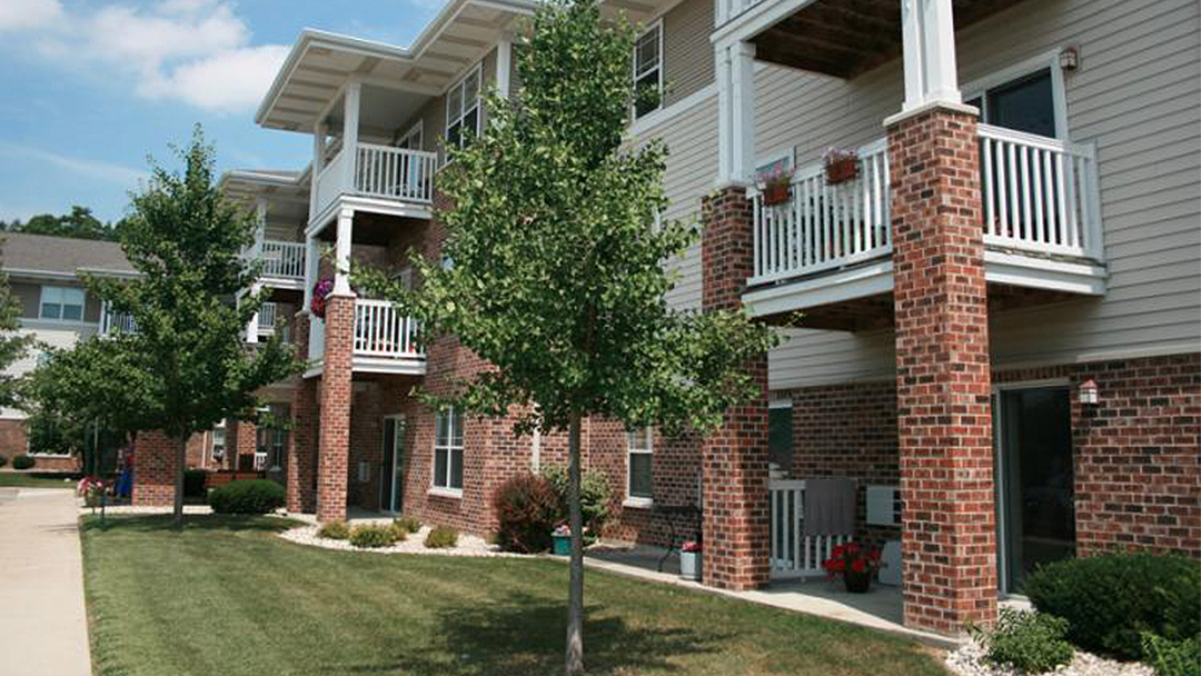 Photo of CRESTVIEW OF WOODLAND RIDGE. Affordable housing located at 3904 S PRAIRIE HILL LN GREENFIELD, WI 53228