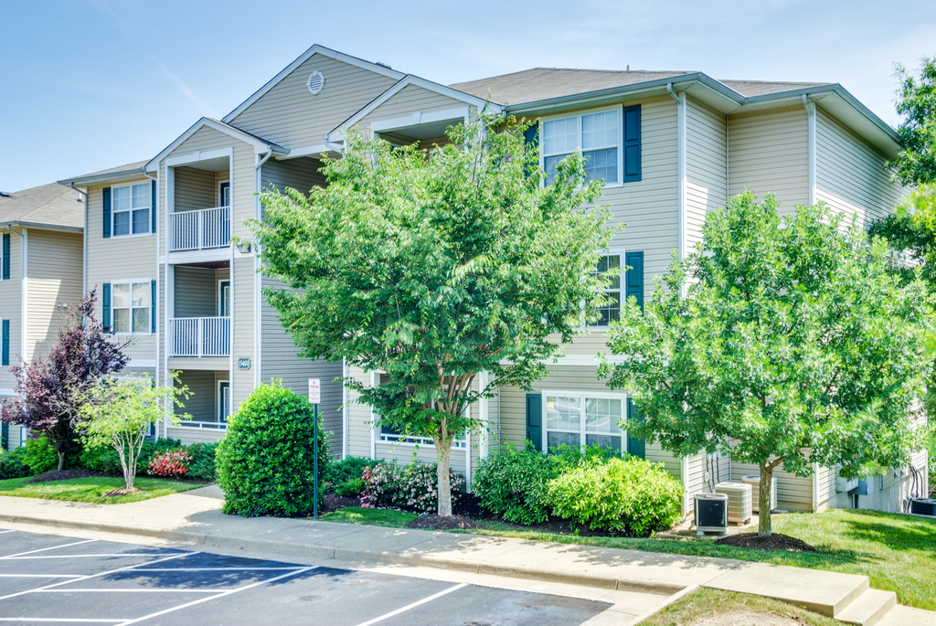Photo of LANDINGS AT MARKHAMS GRANT I. Affordable housing located at 15750 NORRIS POINT WAY WOODBRIDGE, VA 22191