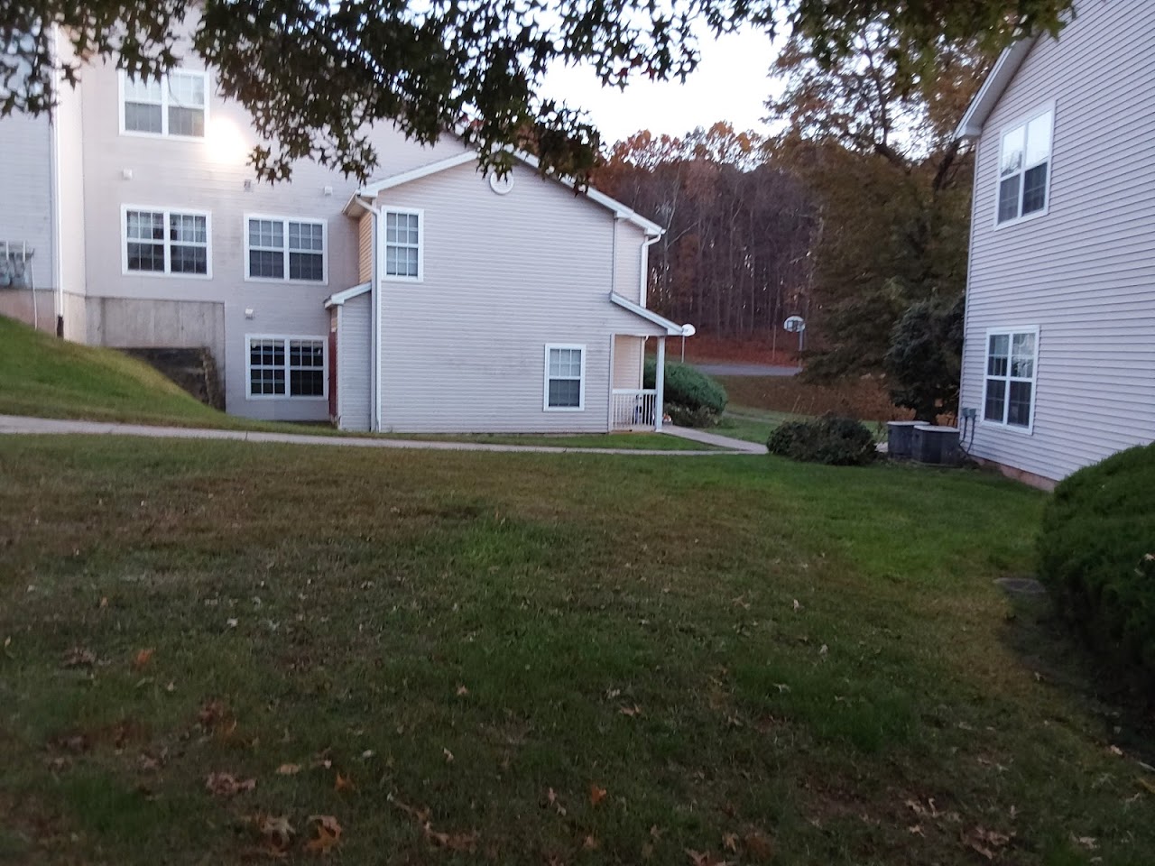 Photo of GRISWOLD HILLS OF NEWINGTON. Affordable housing located at 10 GRISWOLD HILLS DR NEWINGTON, CT 06111