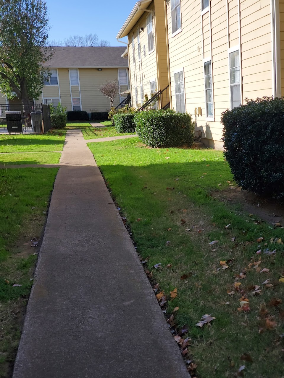 Photo of NORTH OAK APTS. Affordable housing located at 1417 N NURSERY RD IRVING, TX 75061