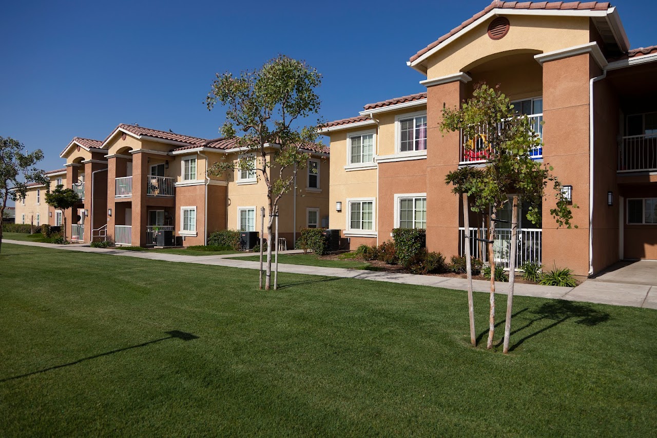 Photo of SUMMERVIEW APT HOMES at 225 MEYER ST ARVIN, CA 93203