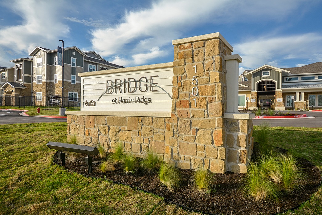 Photo of BRIDGE AT HARRIS RIDGE. Affordable housing located at 1501 E. HOWARD LANE AUSTIN, TX 78754