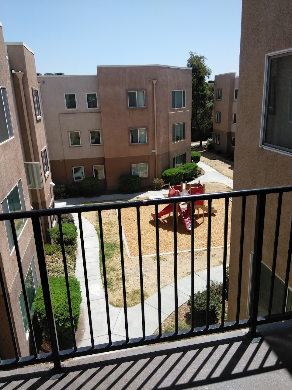 Photo of COTTONWOOD GARDENS. Affordable housing located at 1750 CHEATHAM AVE BAKERSFIELD, CA 93307