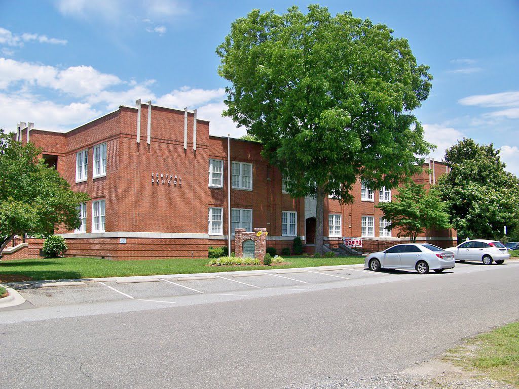 Photo of CENTRAL SCHOOL APARTMENTS at 401 EAST WASHINGTON AVENUE BESSEMER CITY, NC 28016