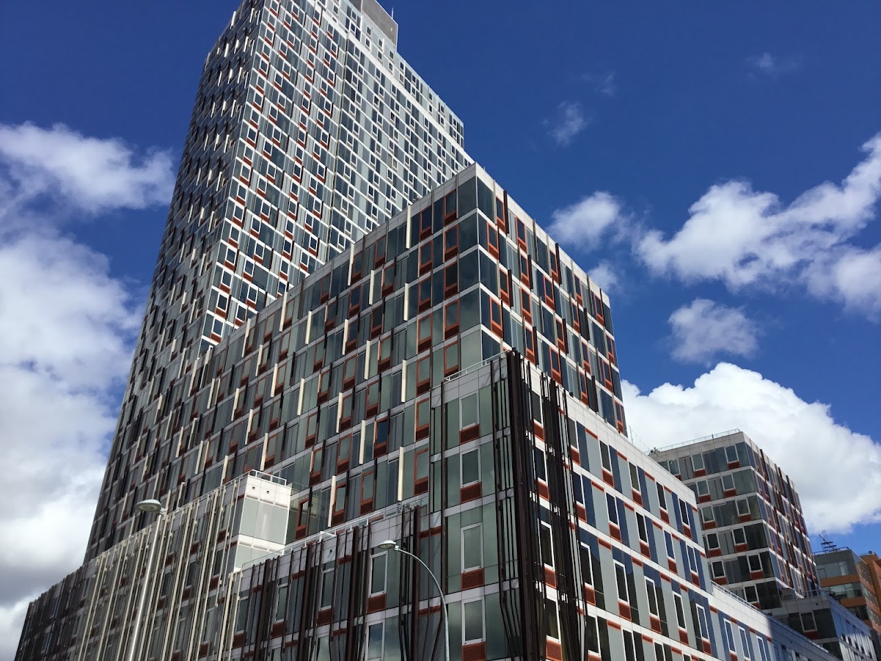 Photo of HUNTER S POINT SOUTH B. Affordable housing located at 1-55 BORDEN AVENUE LONG ISLAND CITY, NY 11101