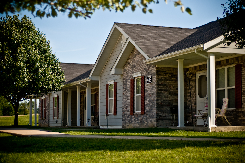 Photo of NORTH HAMPTON PLACE. Affordable housing located at 7000 N BUCKINGHAM SQ COLUMBIA, MO 65202