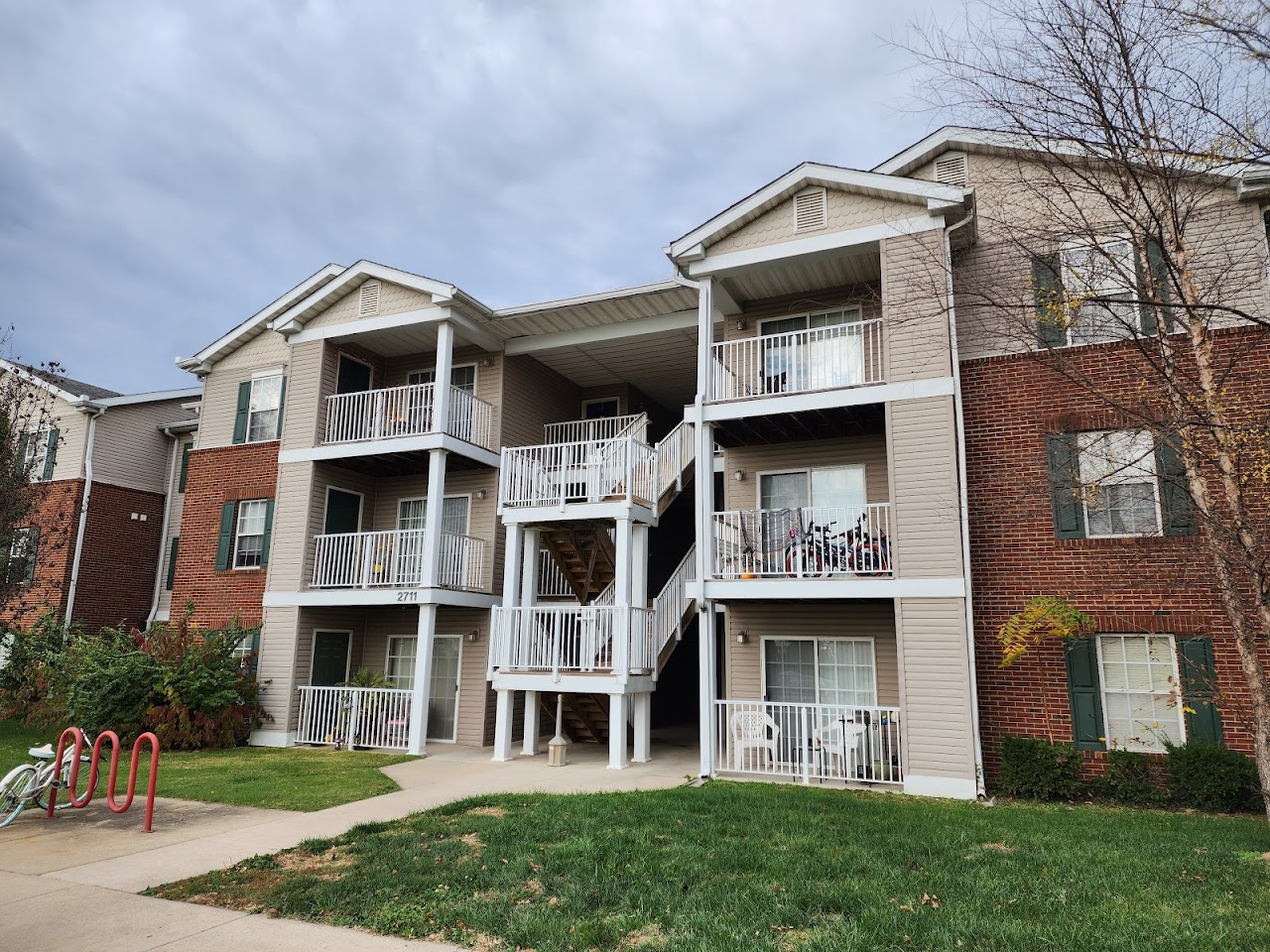 Photo of WINDHAM TERRACE APTS at 2701 WINDHAM TER DR WOOD RIVER, IL 62095