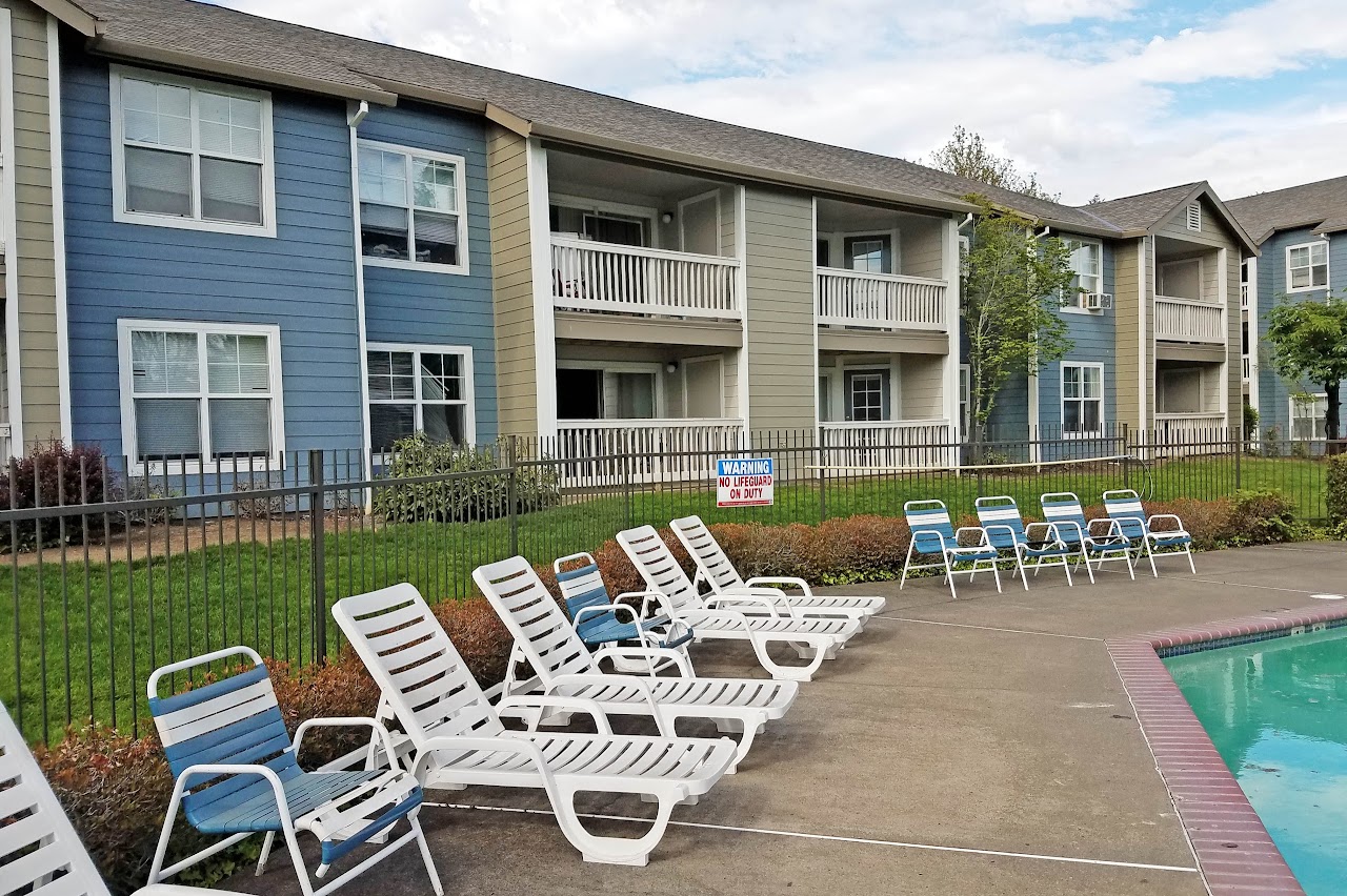 Photo of TUALATIN VIEW APTS II at 18480 SW BOONES FERRY RD DURHAM, OR 97224