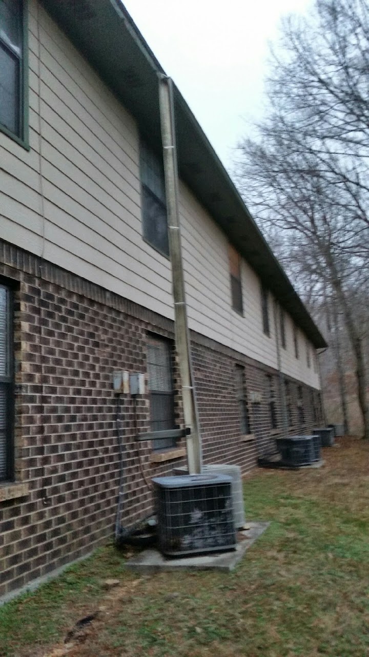 Photo of FOREST OAKS APARTMENTS. Affordable housing located at 2150 BELL STREET ASHLAND CITY, TN 37015