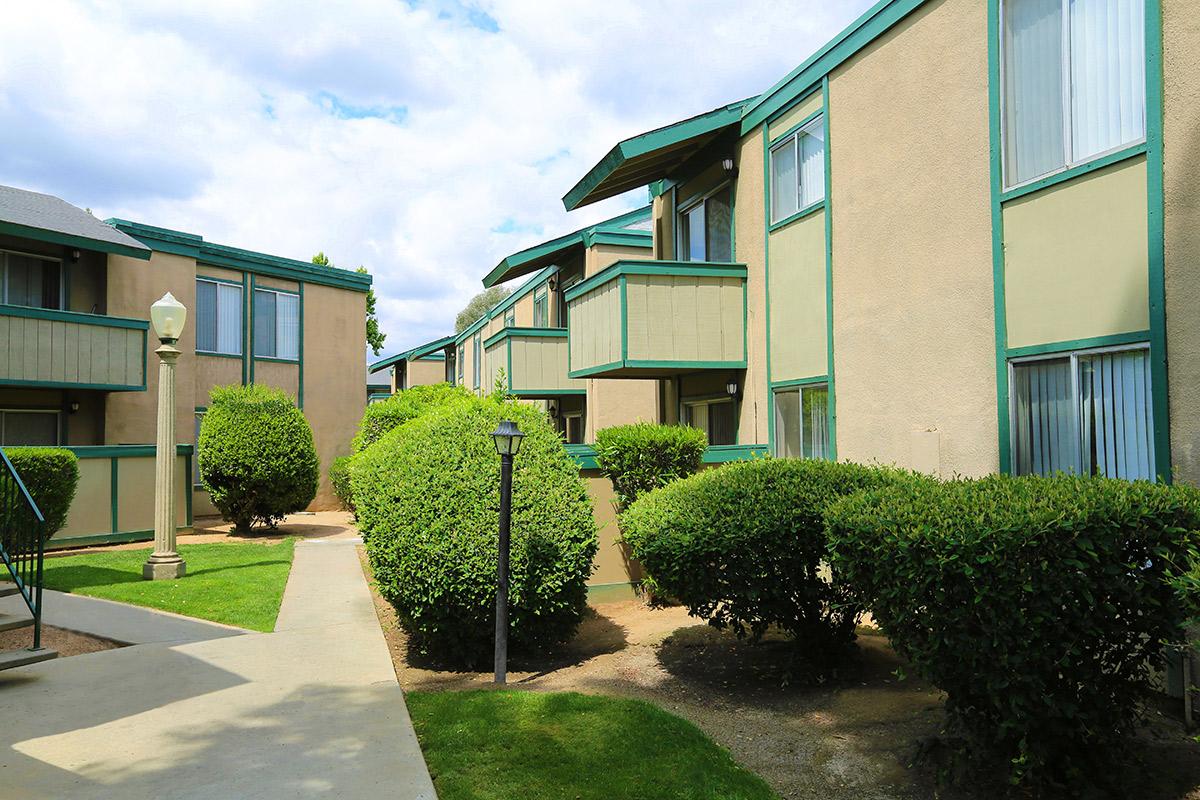 Photo of VILLAGE AT 9TH APTS. Affordable housing located at 5158 N NINTH ST FRESNO, CA 93710