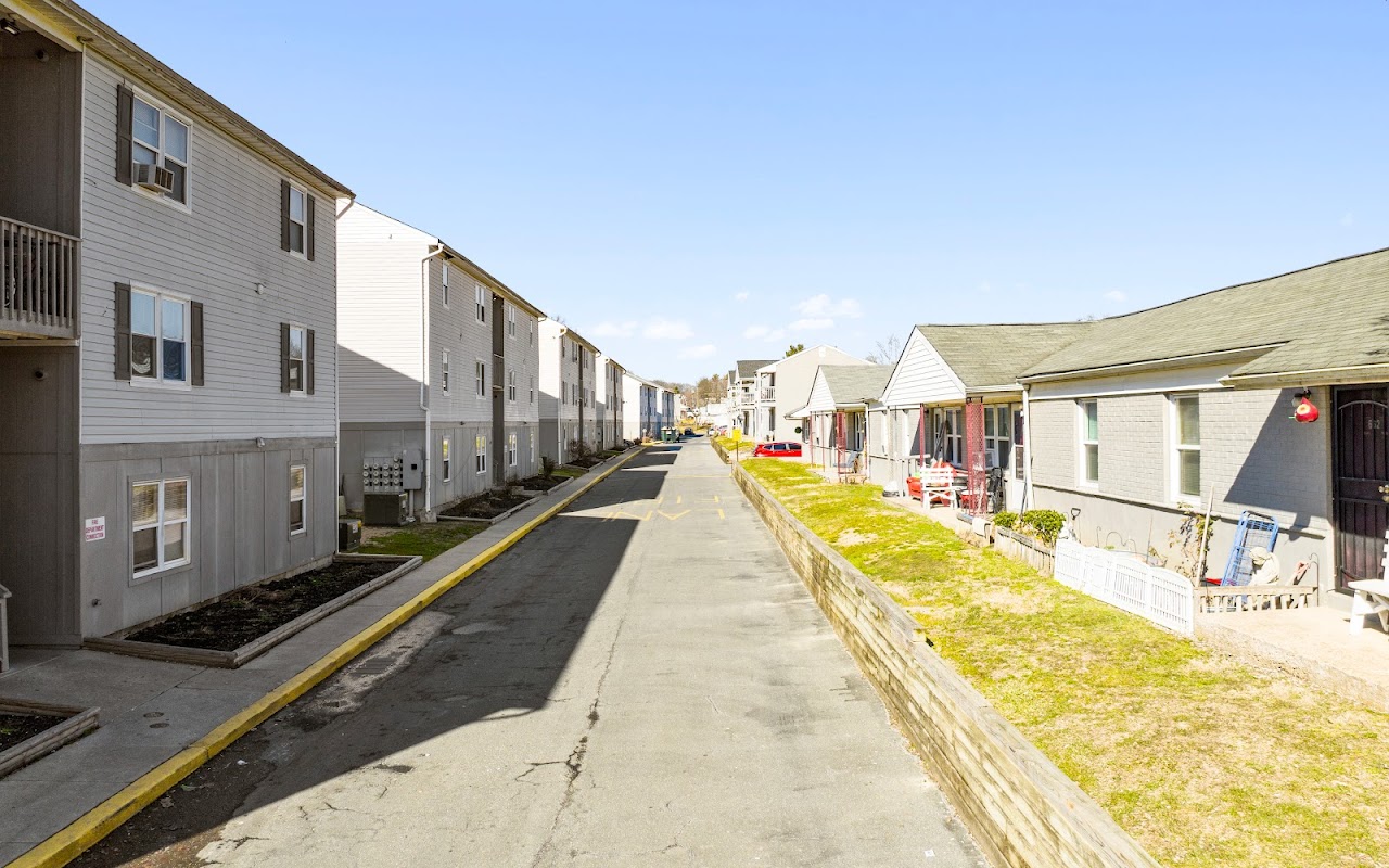 Photo of MARYLAND PARK APTS. Affordable housing located at 617 ROBINSON LN WILMINGTON, DE 19805