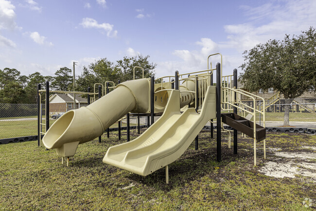 Photo of CAMILLE VILLAGE APTS. Affordable housing located at 642 E N ST PASS CHRISTIAN, MS 39571