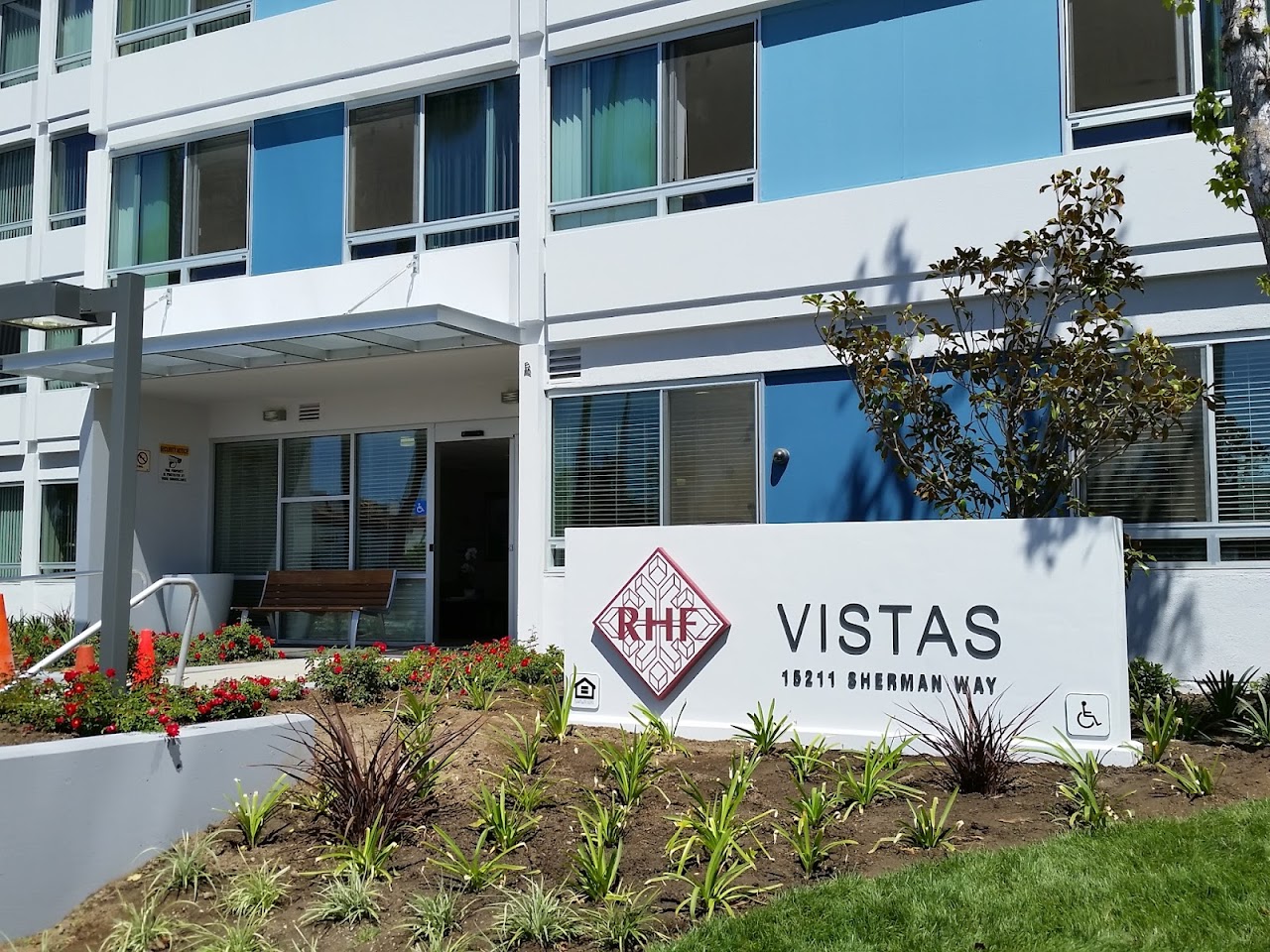 Photo of VISTAS. Affordable housing located at 15211 SHERMAN WAY VAN NUYS, CA 91405