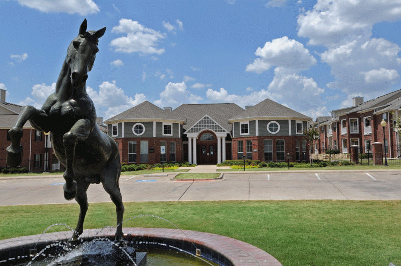 Photo of RESIDENCES AT SUNSET POINTE at 5400 SYCAMORE SCHOOL RD FORT WORTH, TX 76123