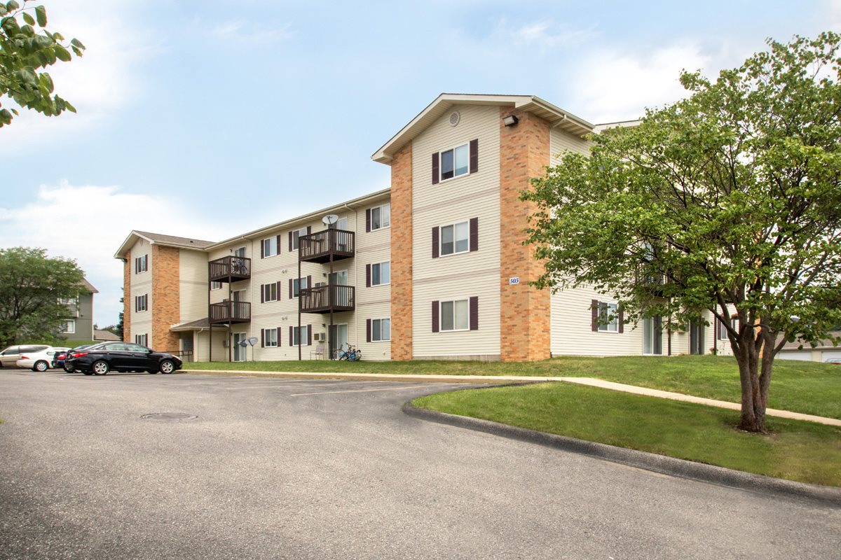 Photo of VALLEY VIEW APTS. Affordable housing located at 427 ASHTON PL NE CEDAR RAPIDS, IA 52402