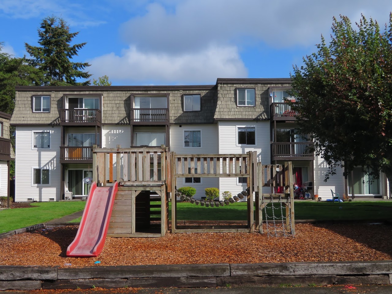 Photo of WOODLAND GREENS. Affordable housing located at 19801 50TH AVE. W LYNNWOOD, WA 98036