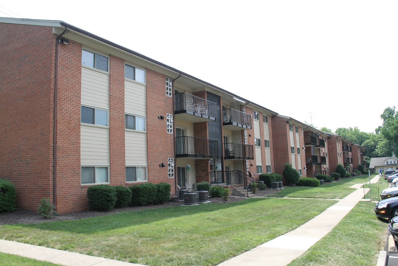 Photo of CREEKSIDE MANOR. Affordable housing located at 1601 LAKESIDE AVENUE RICHMOND, VA 23228