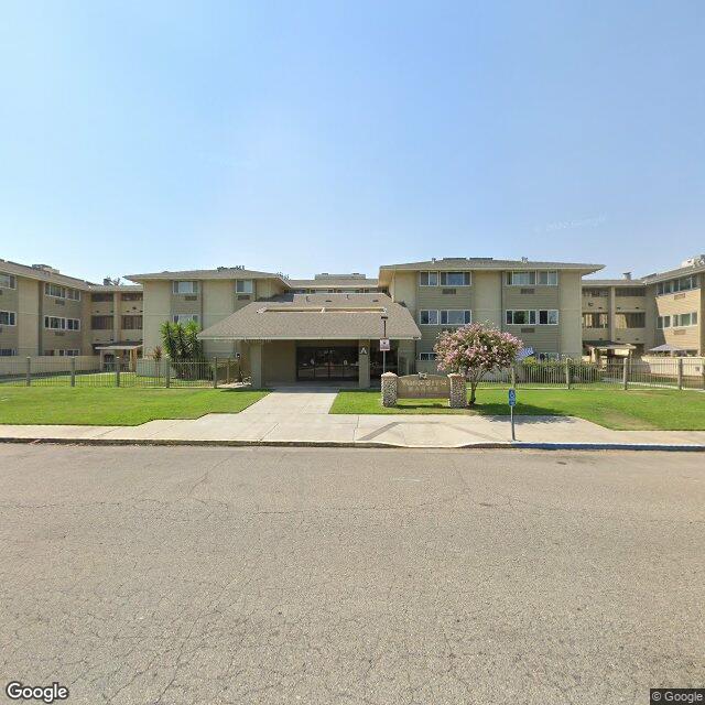 Photo of YOSEMITE MANOR. Affordable housing located at 108 S P ST MADERA, CA 93637