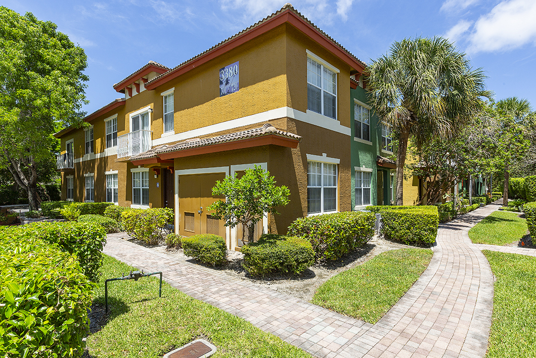 Photo of LAKE DELRAY. Affordable housing located at 700 LINDELL BLVD DELRAY BEACH, FL 33444