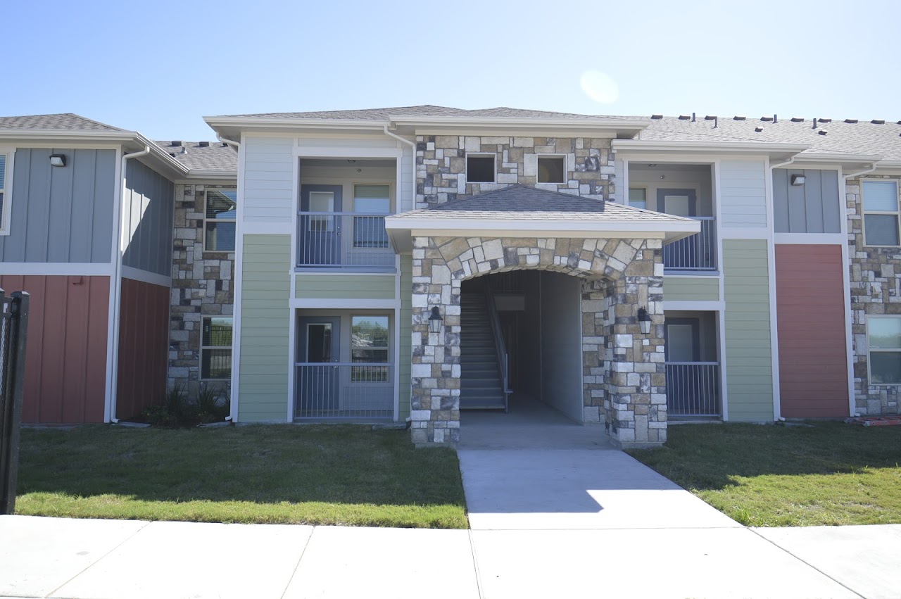Photo of GRAN CIELO RESIDENCES. Affordable housing located at 1615 WEST EISENHOWER ROAD RIO GRANDE, TX 78582