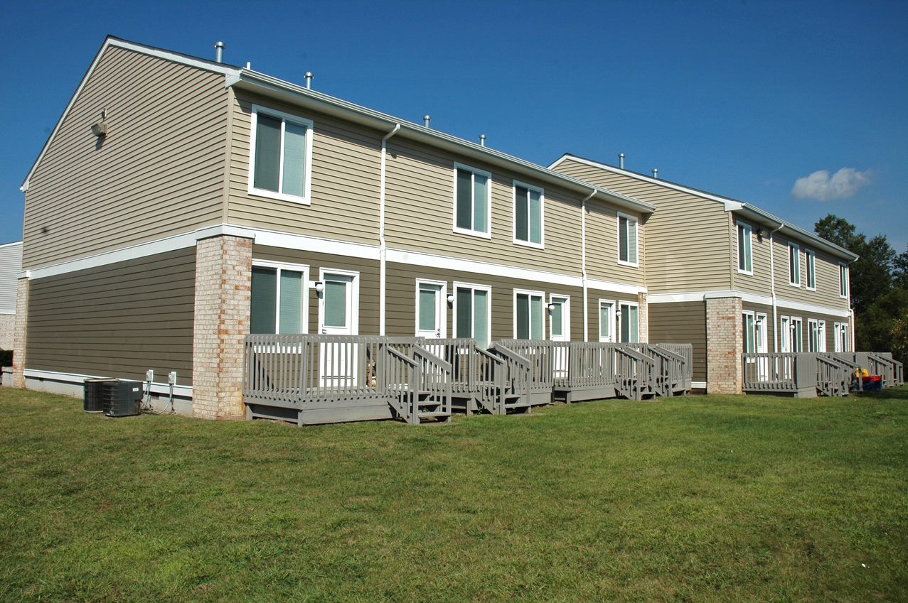 Photo of ROYAL MALL APTS. Affordable housing located at 76 ROYAL NILES, OH 