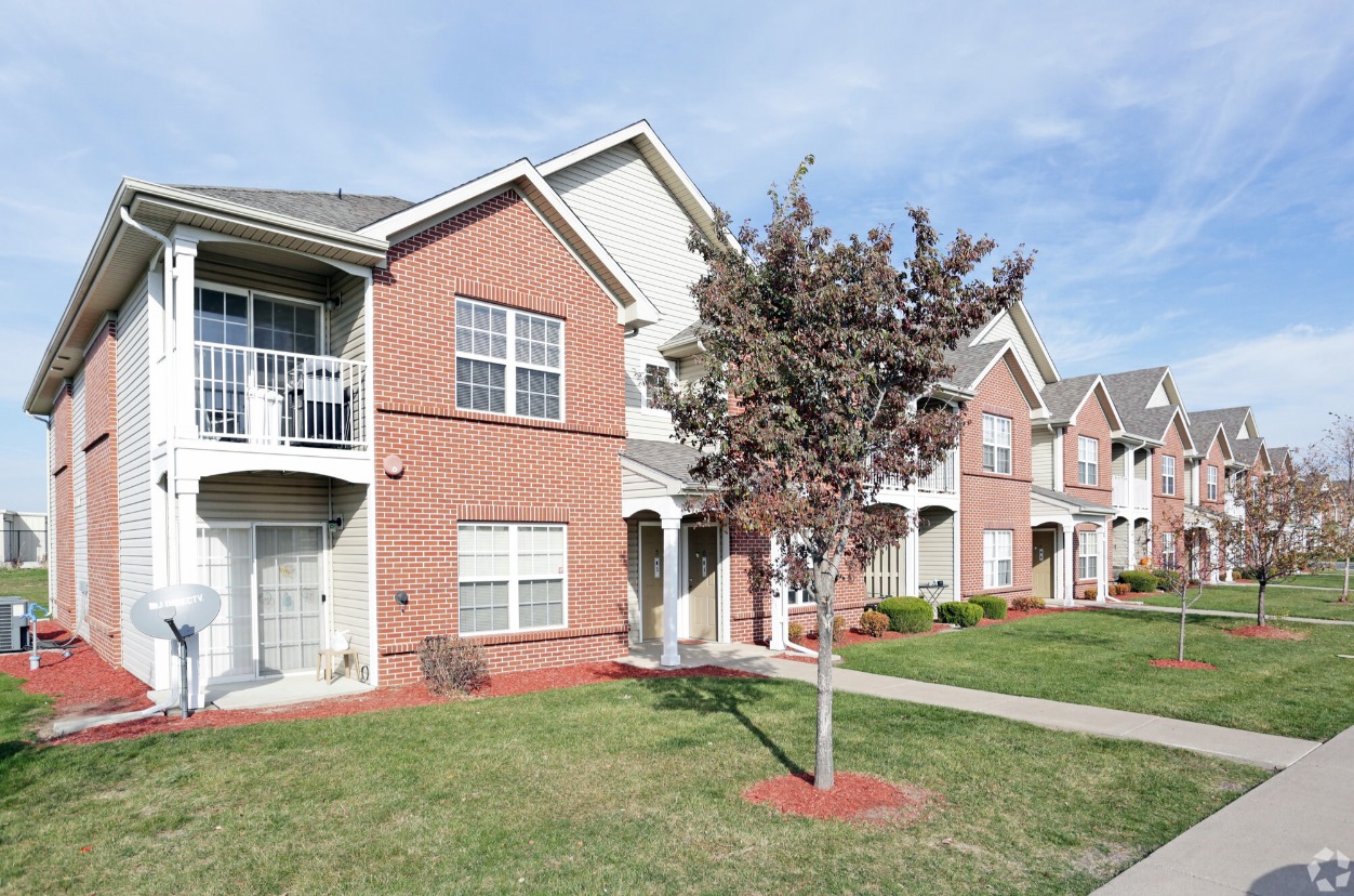Photo of WHISPER RIDGE. Affordable housing located at 9005 BRIDGEWOOD BLVD WEST DES MOINES, IA 50266