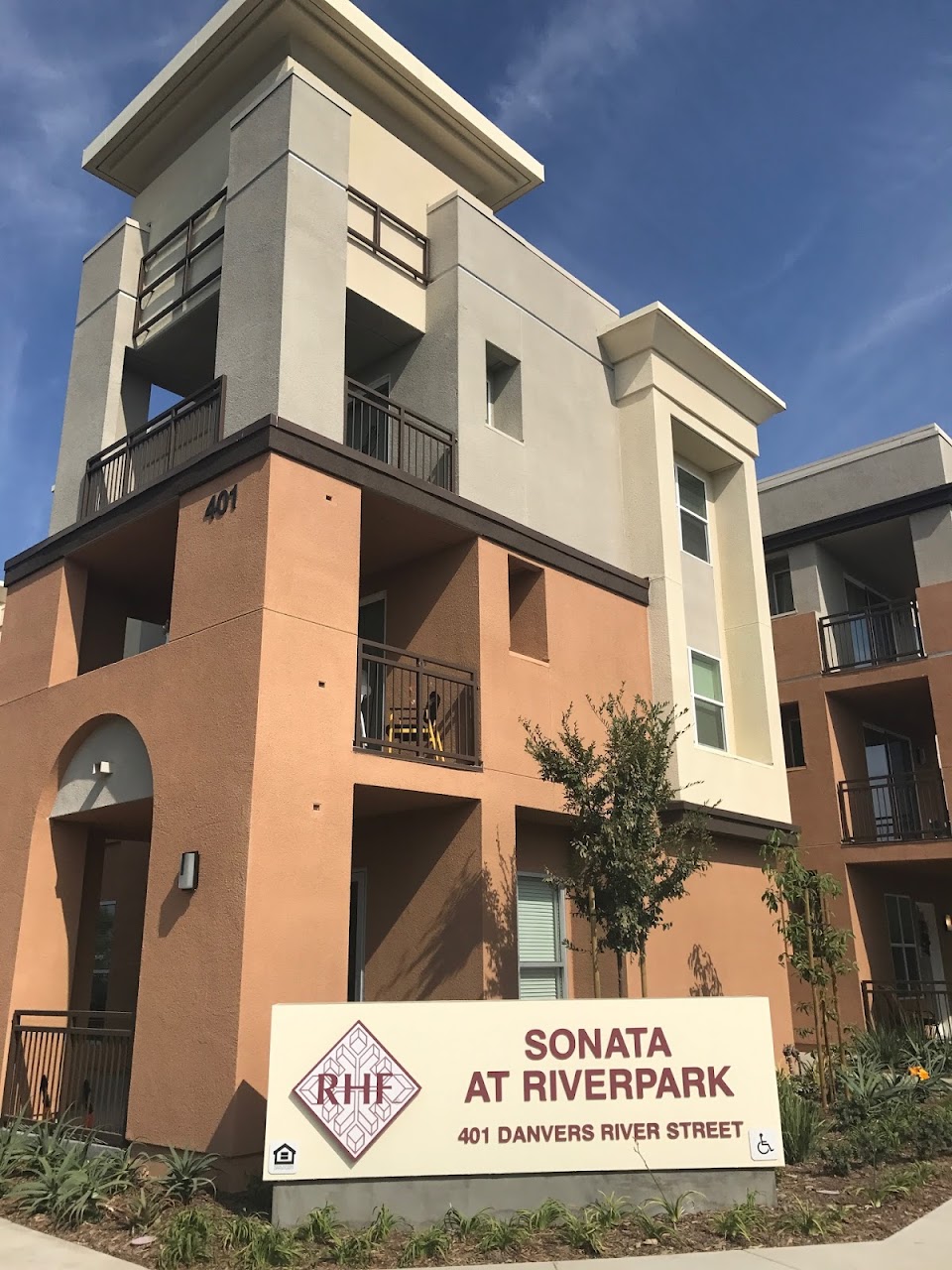 Photo of SONATA AT RIVERPARK. Affordable housing located at 401 DANVERS RIVER STREET OXNARD, CA 93036