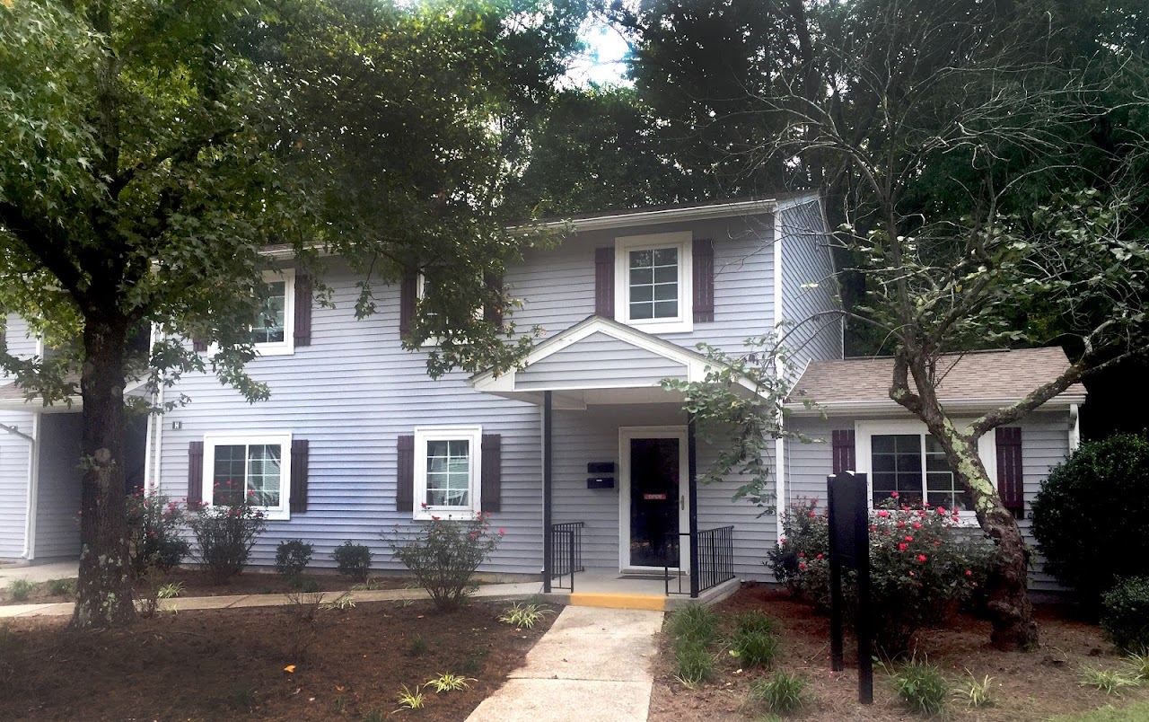 Photo of CEDARHURST. Affordable housing located at 720 HIGHLAND AVENUE HENDERSON, NC 27536