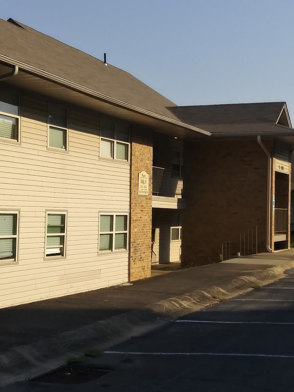 Photo of BLUFFS ON MCCAIN FKA RIDGECREST APARTMENTS. Affordable housing located at 431 MCCAIN BLVD NORTH LITTLE ROCK, AR 72116
