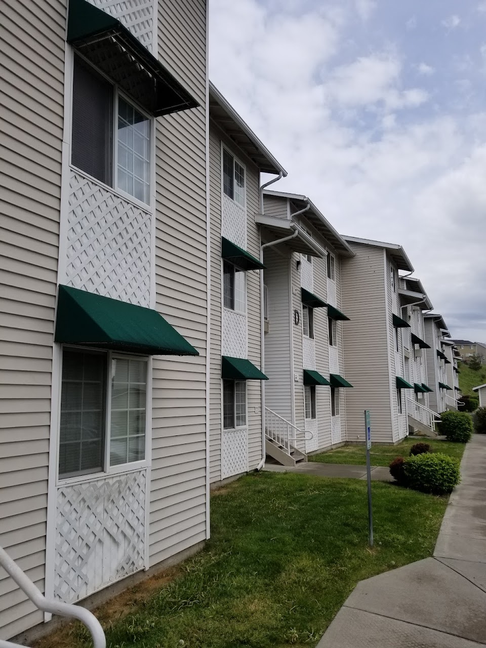 Photo of EAGLE POINTE APARTMENTS. Affordable housing located at 2718 NORTH BOWDISH RD SPOKANE VALLEY, WA 99206