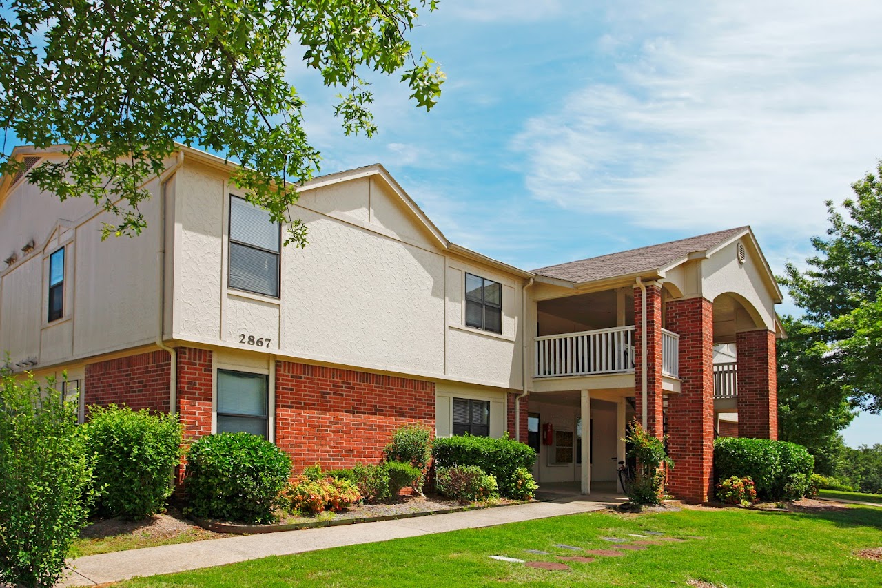Photo of CROSSOVER TERRACE APTS PHASE I at 4081 N JOHNELL DR FAYETTEVILLE, AR 72703