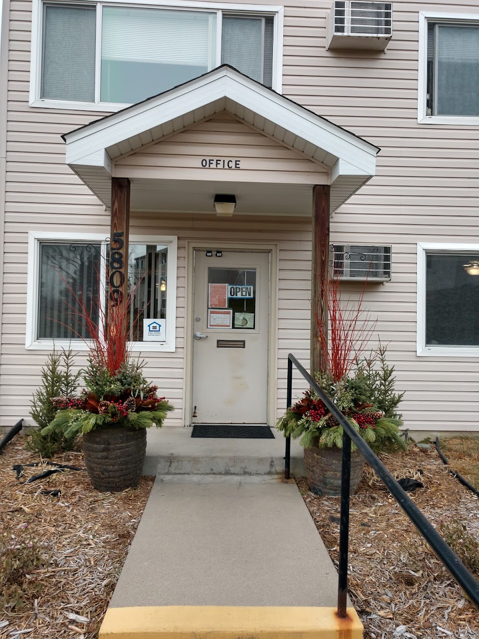 Photo of MINNETONKA HEIGHTS. Affordable housing located at MULTIPLE BUILDING ADDRESSES MINNETONKA, MN 55345