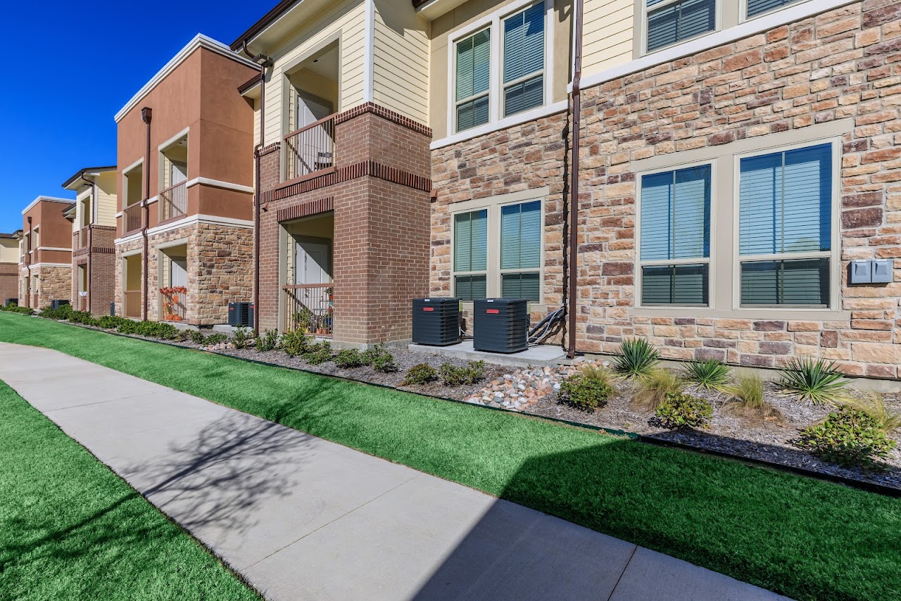 Photo of LAVON SENIOR VILLAS. Affordable housing located at 314 CASTLE DRIVE GARLAND, TX 75040
