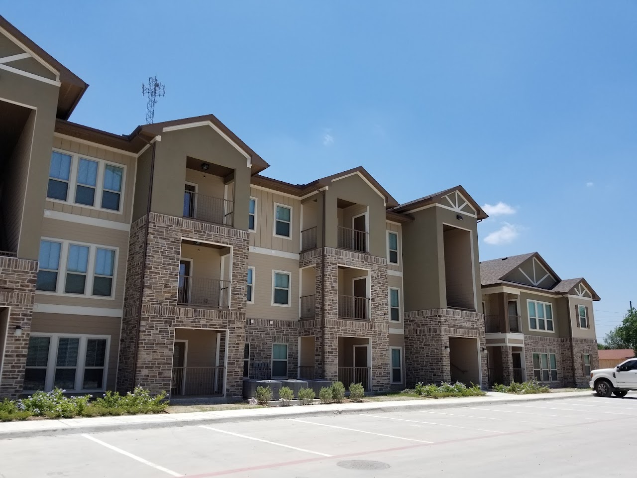 Photo of AVANTI EAST (AKA SIERRA VISTA). Affordable housing located at 1215 OWASSA ROAD EDINBURG, TX 78542