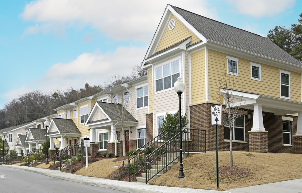 Photo of MAPLE HILL APTS. Affordable housing located at 1993 MAPLE HILLS WAY CHATTANOOGA, TN 37406