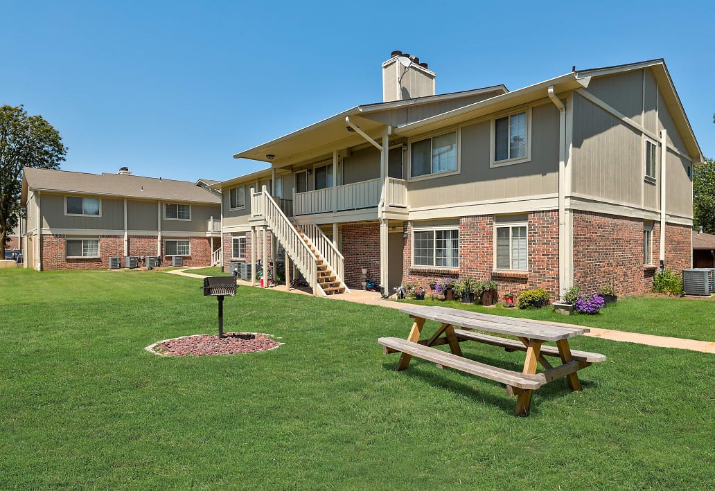 Photo of HEARTH HOLLOW APTS. Affordable housing located at 200 S WOODLAWN BLVD DERBY, KS 67037