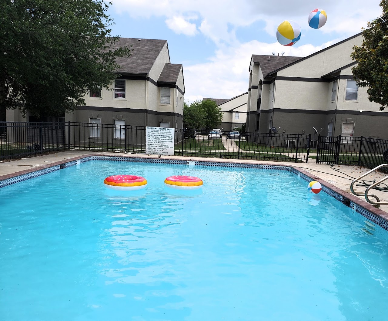 Photo of GRANADA APTS. Affordable housing located at 834 S GETTY ST UVALDE, TX 78801